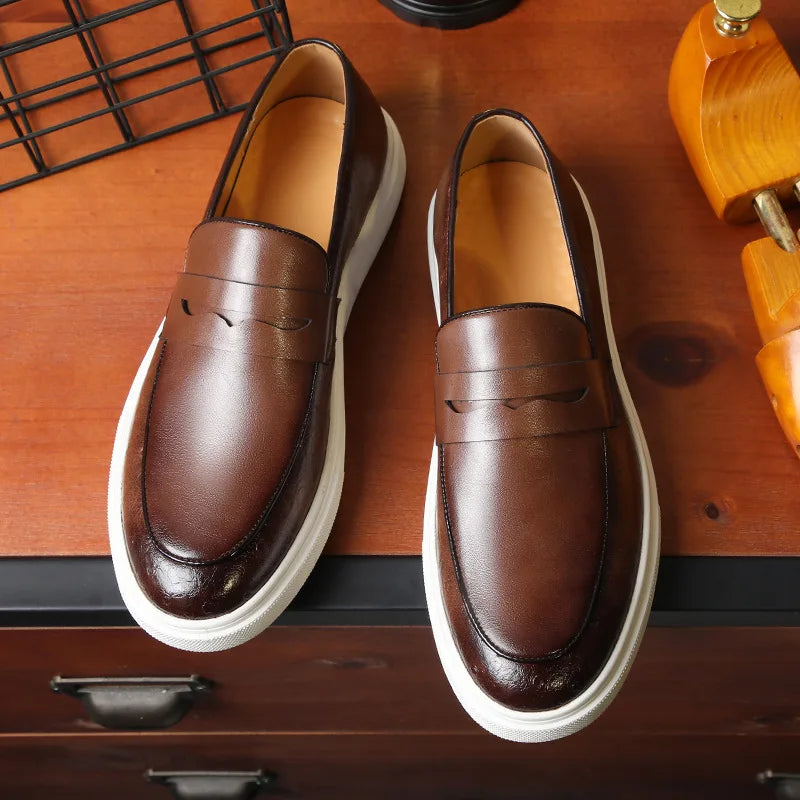 "Miesten retro käärmeennahkaiset munkkikengät, slip-on malli, ajaton brittiläinen tyyli, musta kuvioitu nahka"