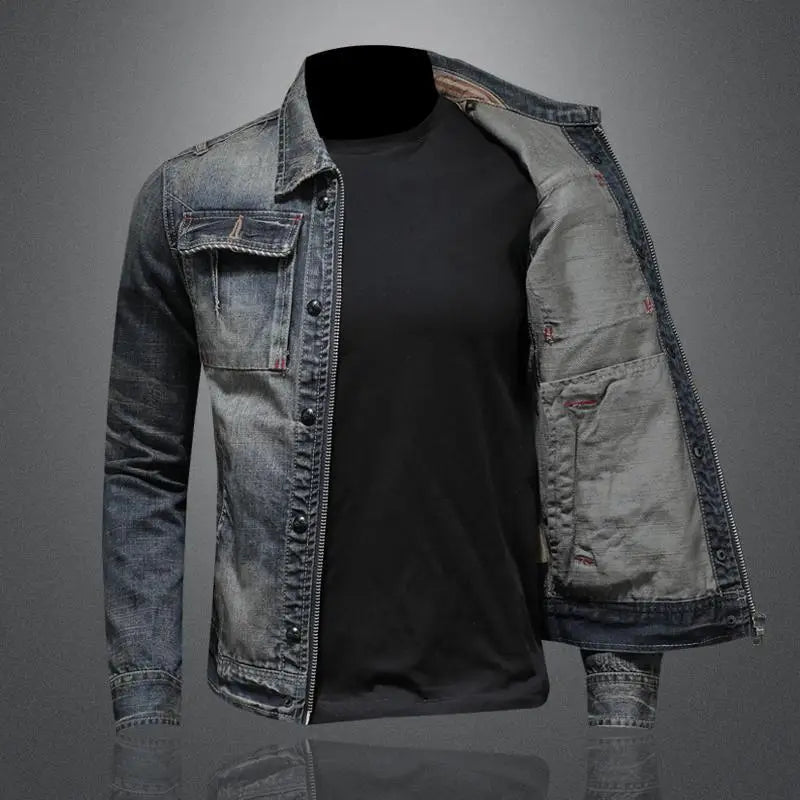 Herre retro slim fit denimjakke, tidløs denim, trykknapper og brystlommer, perfekt til hverdagsbrug.