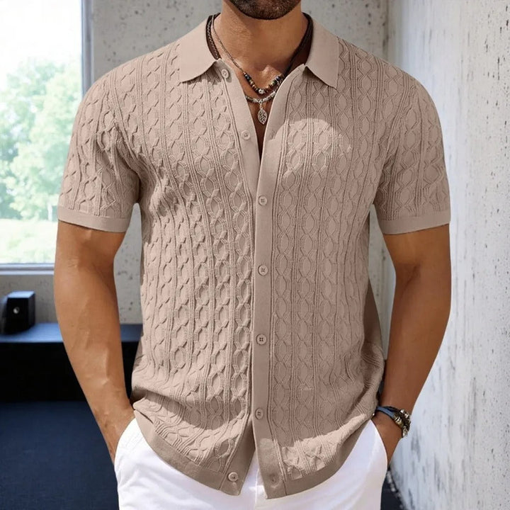 "Miesten retro-jacquard-poolo, napitettu kaulus, hengittävä kevyt kangas, sininen, vintage-tyylinen smart-casual-look."