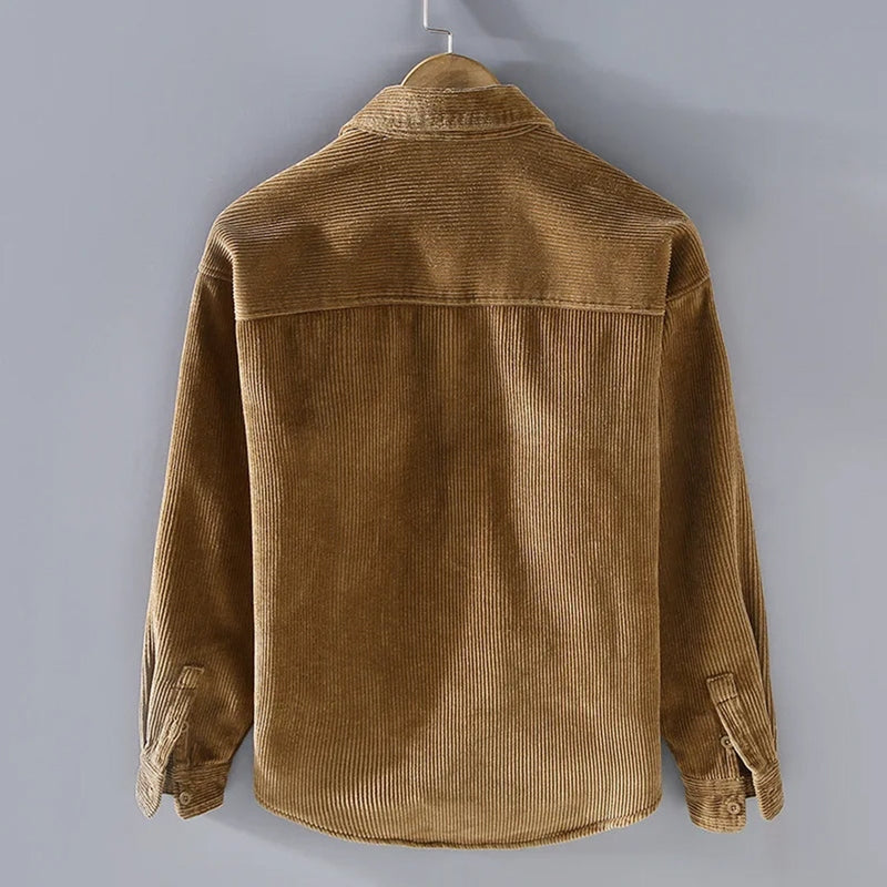 Mænds retro velourjakke med blødt for, der giver varme og stil til efterårs- og vinterpåklædning.