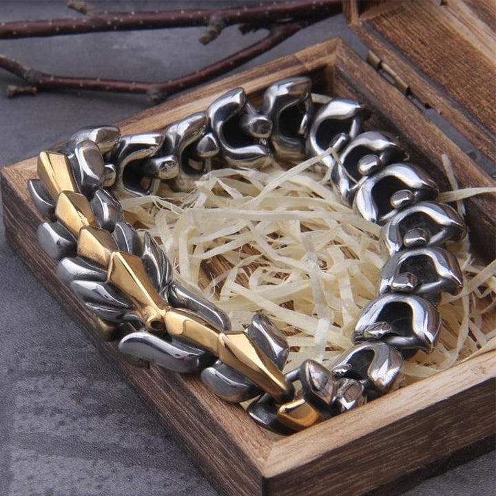 Mænds justerbare vikinglænke armbånd i stål, med omhyggeligt udformede detaljer og et robust, maskulint udtryk.