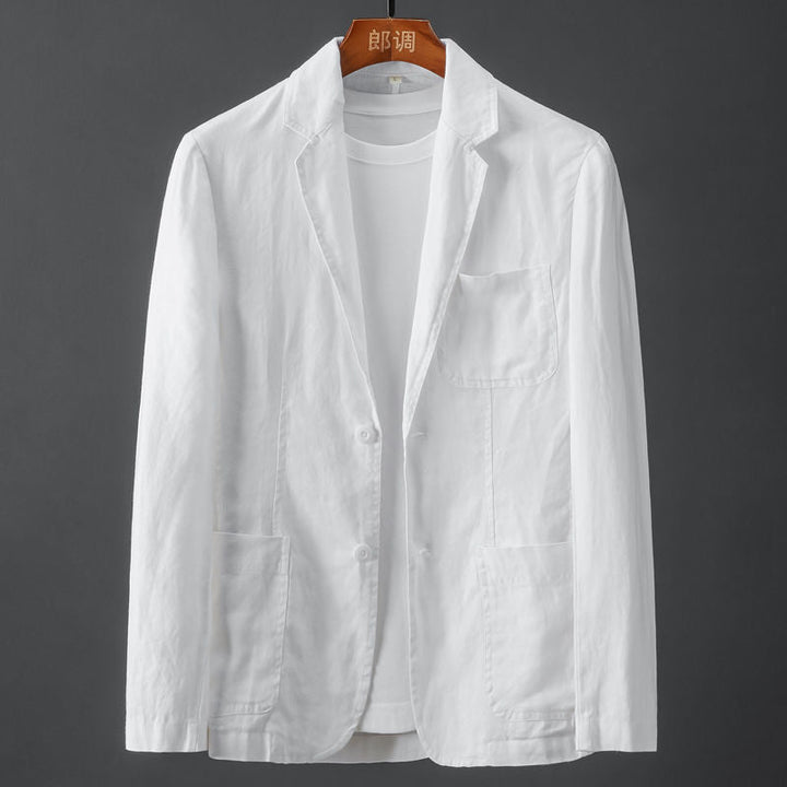 Miesten slim fit liituraitablazer pellavasta, kapea leikkaus, hengittävä materiaali, tyylikäs käännetty kaulus.