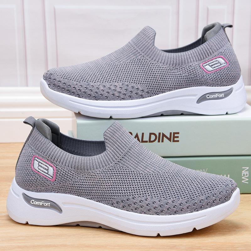 Mænds slip-on sneakers, åndbart stof, let og alsidigt design, velegnet til fritid og let sport.