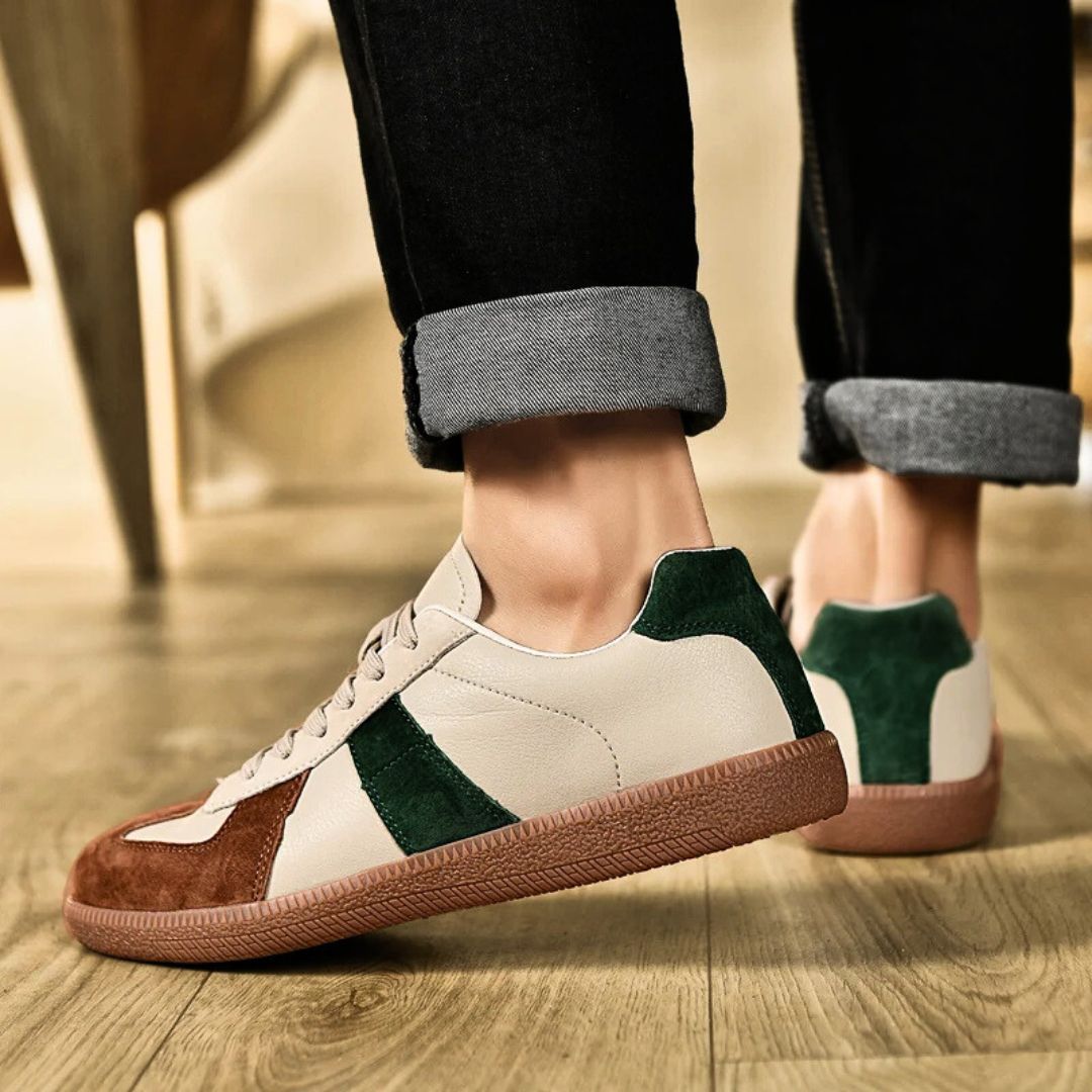 "Miesten sneakerit nahasta ja sametista, moderniin tyyliin, pehmustetulla sisäpohjalla ja kestävällä kumipohjalla."