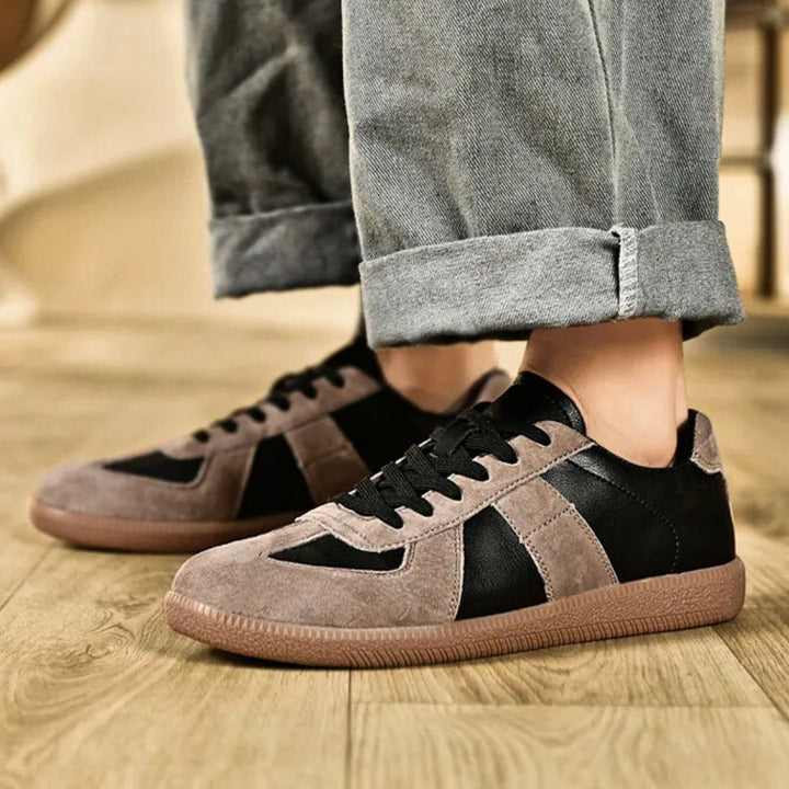 "Miesten sneakerit nahasta ja sametista, moderniin tyyliin, pehmustetulla sisäpohjalla ja kestävällä kumipohjalla."
