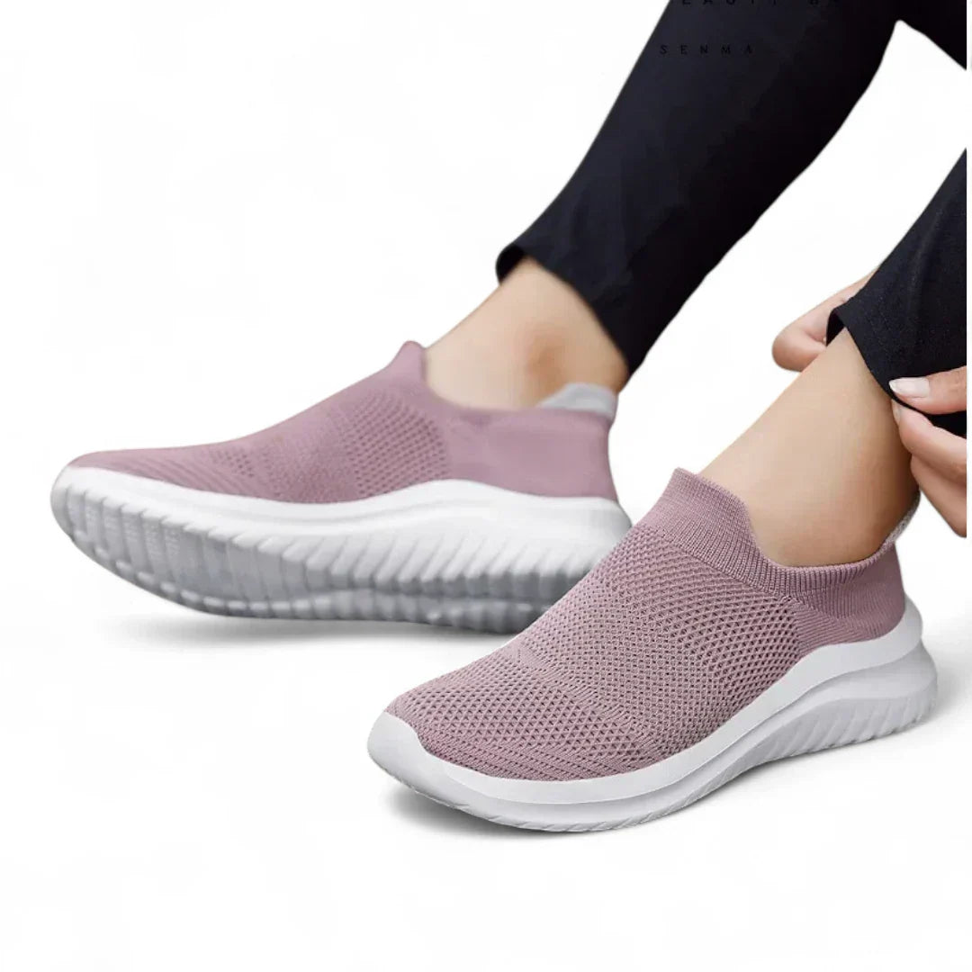 Miesten sneakers: Laaja varvasosa ja kestävä päällinen, mukavat ja tyylikkäät lenkkarit päivittäiseen käyttöön.