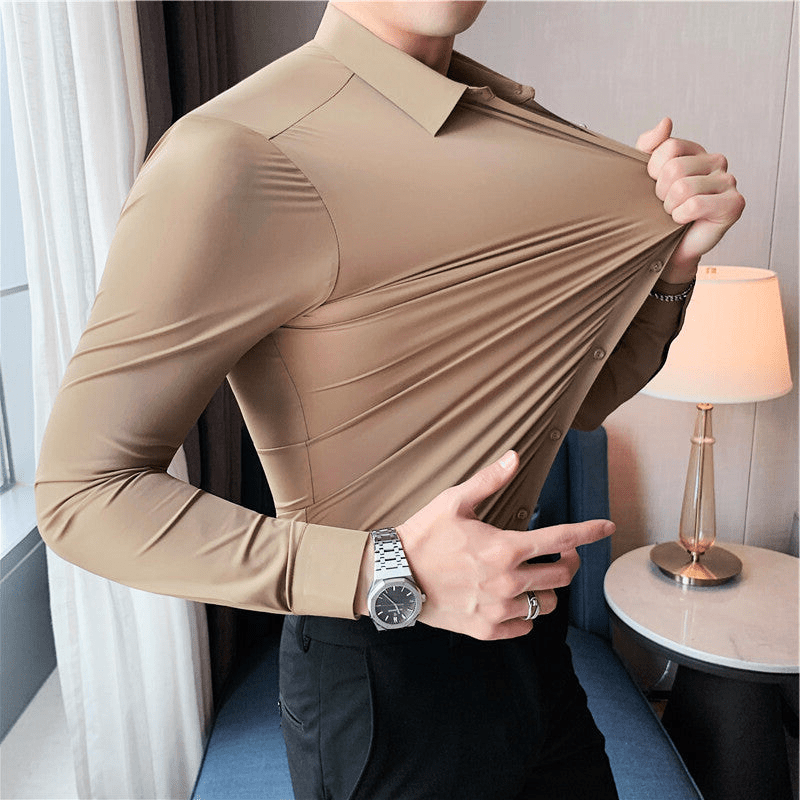 Miesten stretch anti-rypistyvä paita etunäkymä, sininen sävy, moderni muotoilu ja mukava istuvuus erilaisiin tilanteisiin.