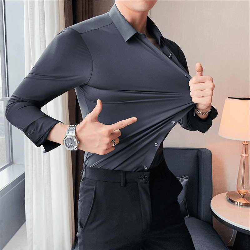 Miesten stretch anti-rypistyvä paita etunäkymä, sininen sävy, moderni muotoilu ja mukava istuvuus erilaisiin tilanteisiin.
