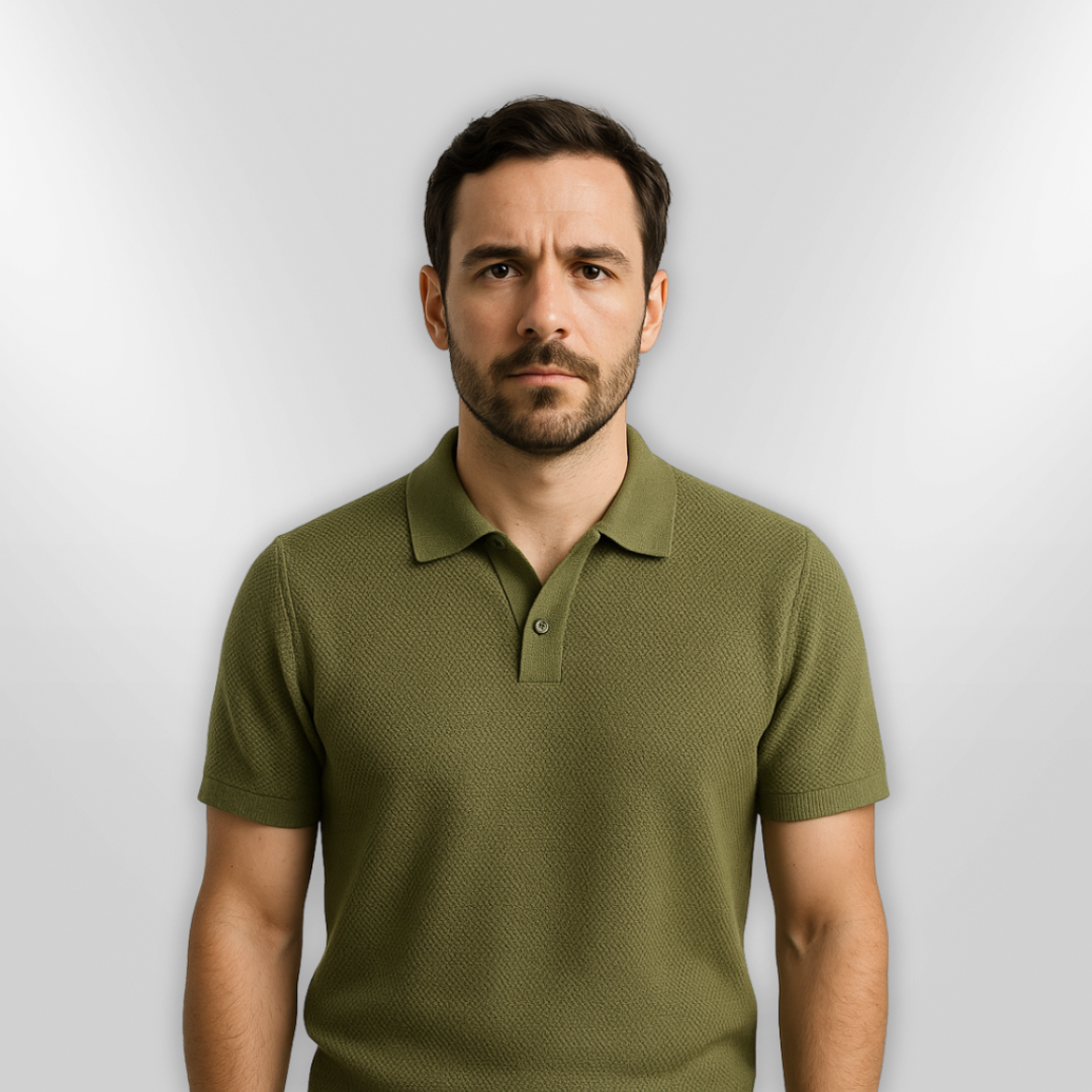 Mænds mørkeblå polo shirt, afslappet stil, friskt design, perfekt til fritid og fest.