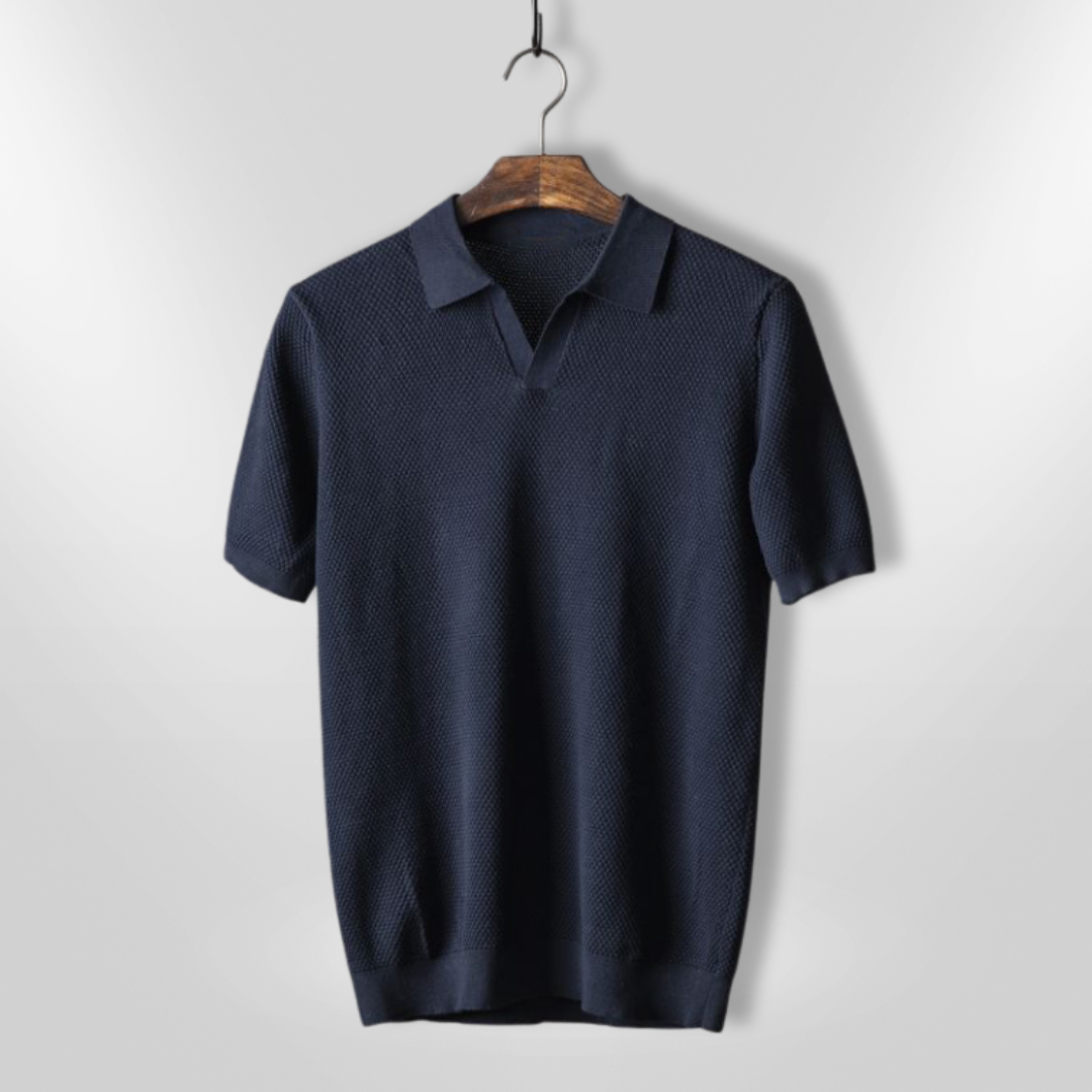 Mænds mørkeblå polo shirt, afslappet stil, friskt design, perfekt til fritid og fest.