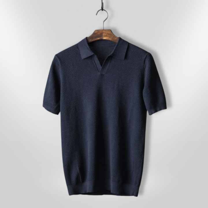 Mænds mørkeblå polo shirt, afslappet stil, friskt design, perfekt til fritid og fest.