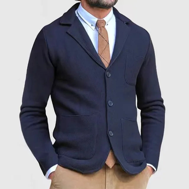 Herre stilfuld strikket blazer, moderne design, sofistikeret look, lysegrå strikket materiale, perfekt pasform.