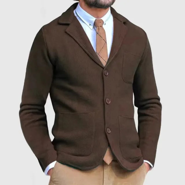 Herre stilfuld strikket blazer, moderne design, sofistikeret look, lysegrå strikket materiale, perfekt pasform.