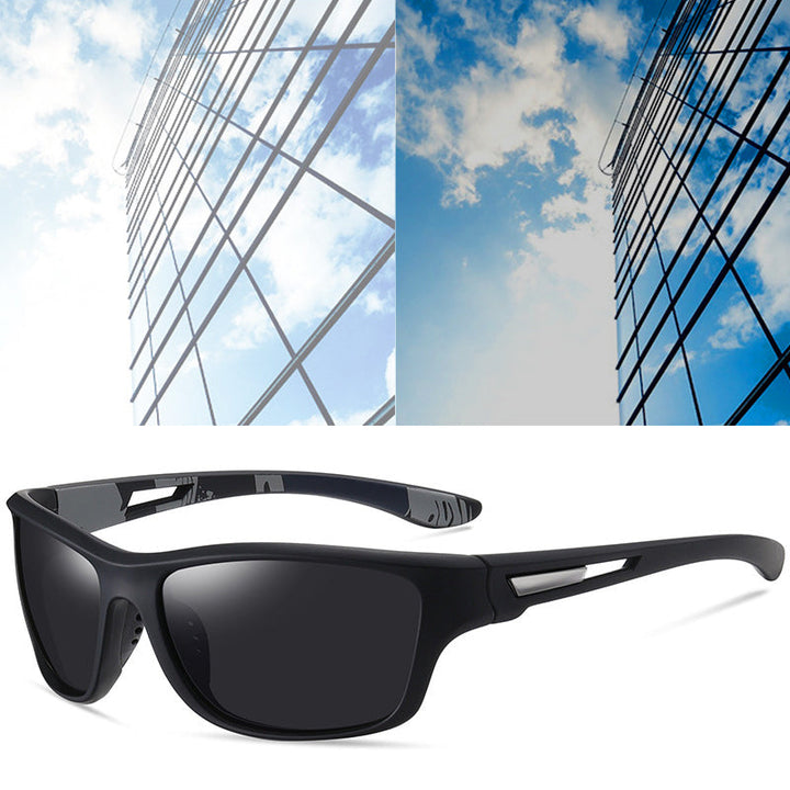 Herre outdoor solbriller med polariserede linser, sorte stel, UV-beskyttelse, stilfuldt og let design.