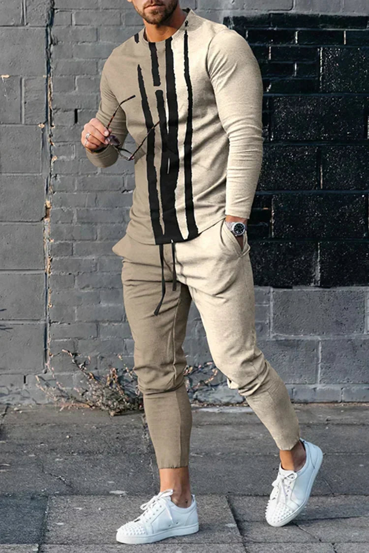 "Miesten urheilullinen polyesteri tracksuit, italialaistyylinen, tummansininen, mukava ja hengittävä muotoilu."