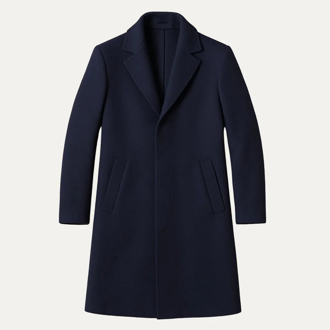 Herre mellemlang jakke på model, elegant snit, stilfuldt finsk design.