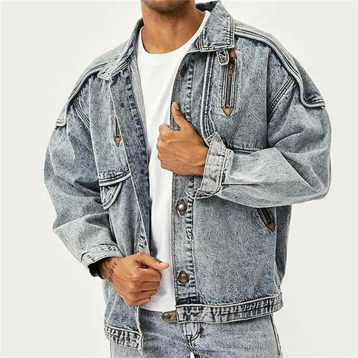 Herre vintage klassisk denimjakke, tidløs blå, afslappet pasform, med detaljerede syninger.