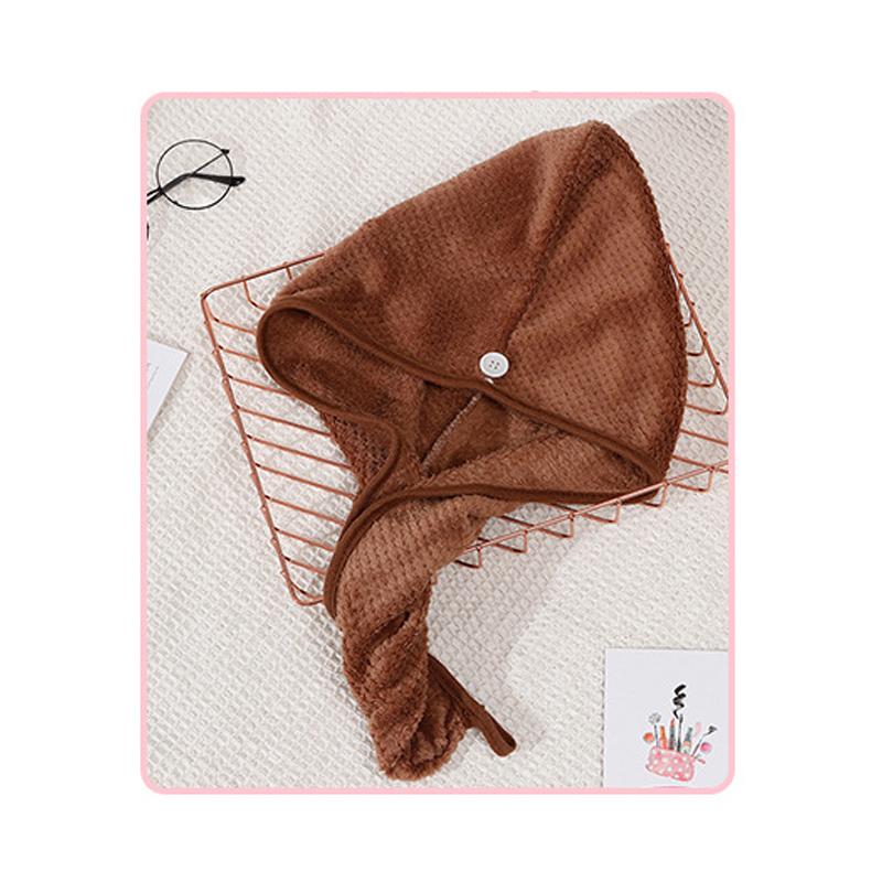 Dame hårhåndklæde i mikrofiber med knaplukning, superabsorberende, i hvid, pink og brun. Saunatekstil.