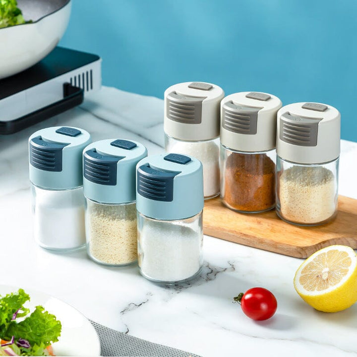 Moderne salt shaker, elegant glas og holdbar ABS plast, ergonomisk design til køkkenet, 100 ml kapacitet.