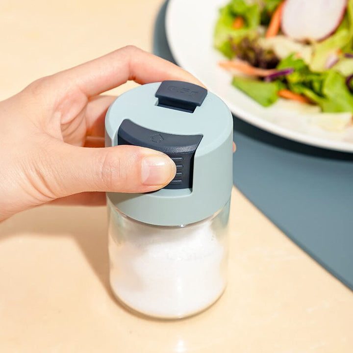 Moderne salt shaker, elegant glas og holdbar ABS plast, ergonomisk design til køkkenet, 100 ml kapacitet.