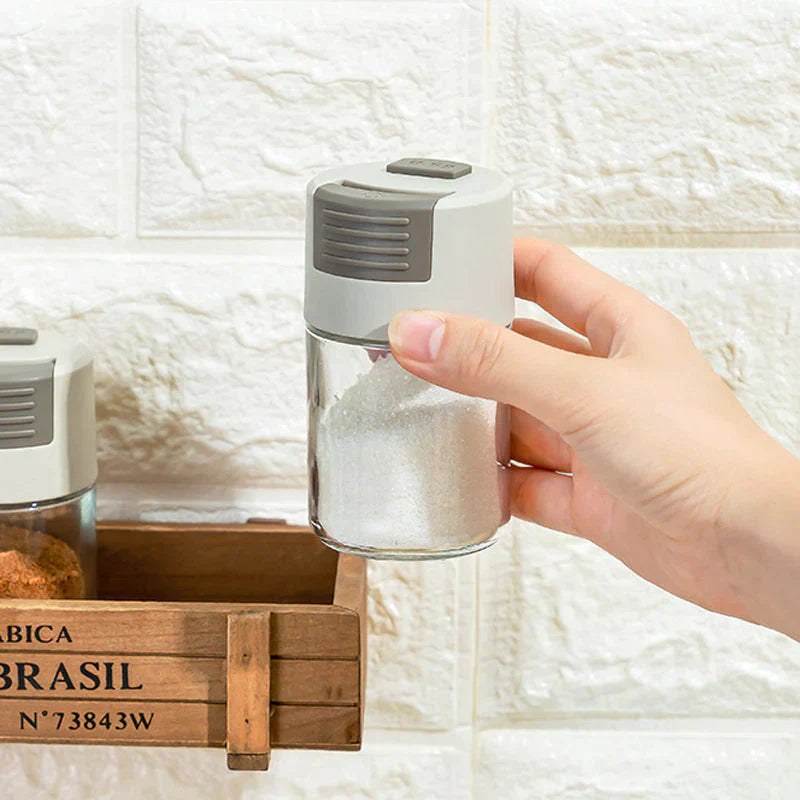 Moderne salt shaker, elegant glas og holdbar ABS plast, ergonomisk design til køkkenet, 100 ml kapacitet.