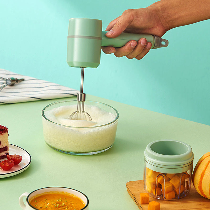 Multifunktionel 3-i-1 elektrisk blender, inkluderer piskeris, blender og hakker; sort bas, rustfrit stål.