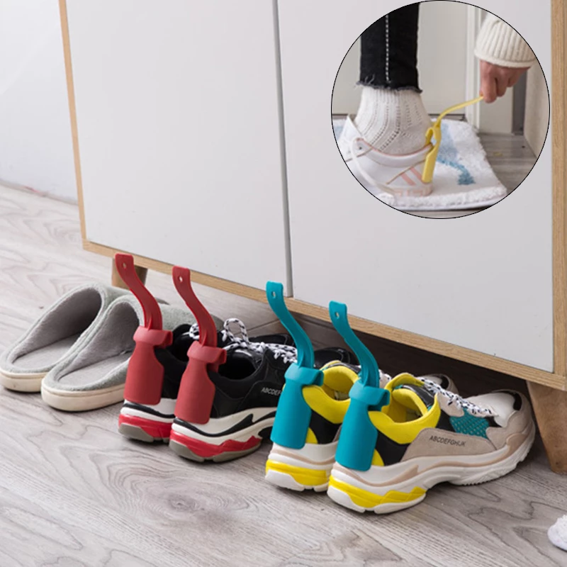 Multifunktionelt skohorn, ergonomisk buet design, nemt at bruge, holdbart PP-materiale, passer til alle sko.