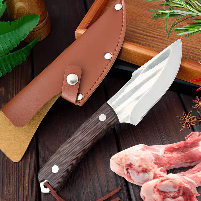 Alsidig slagterkniv med ergonomisk træhåndtag og læderbeskytter, lavet af rustfrit stål, med en skarp klinge og robust konstruktion.