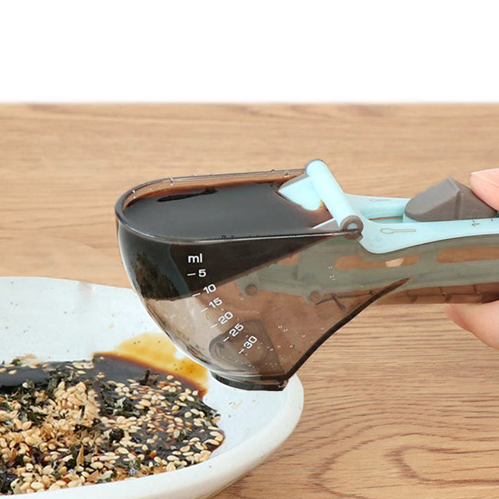 Multifunktionel måleske til køkkenet, justerbar, fødevaregodkendt plast, ergonomisk design, hjemmetilbehør.