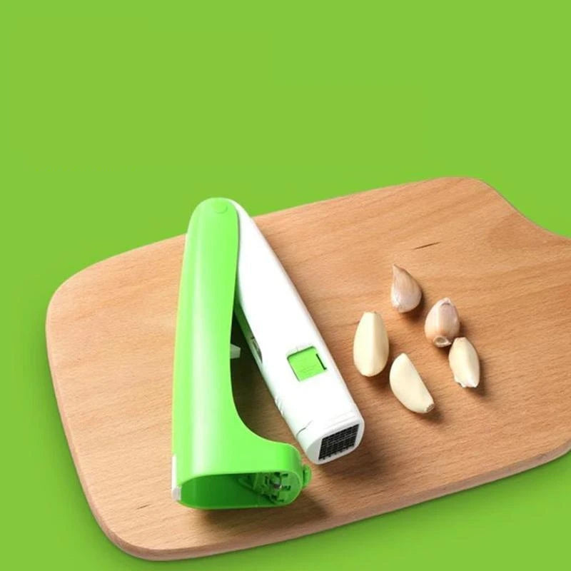 Multifunktionel hvidløgspresser i rustfrit stål, holdbart og ergonomisk design, køkkenredskab i rustfrit stål.