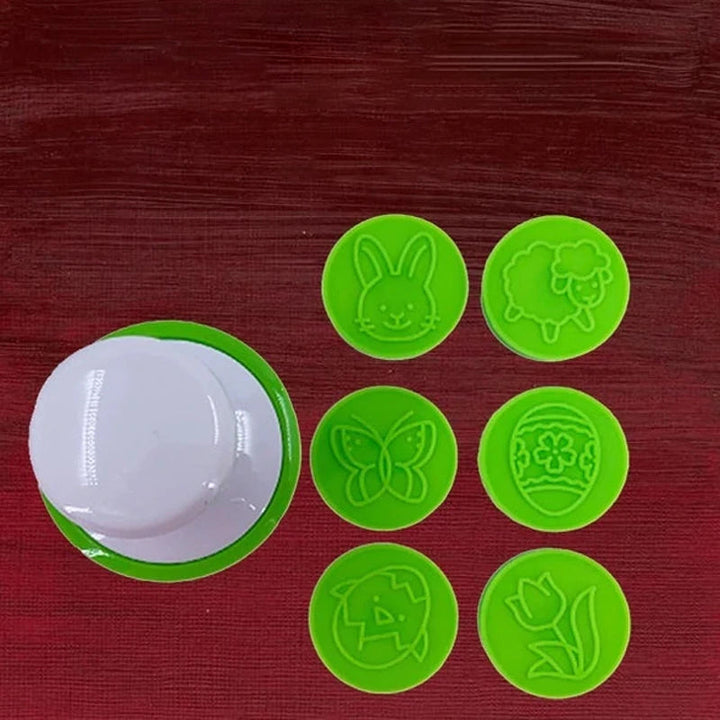 Multifunktionelt non-stick kageform sæt med farverige stempeldesigns, der gør kager sjove og kreative.