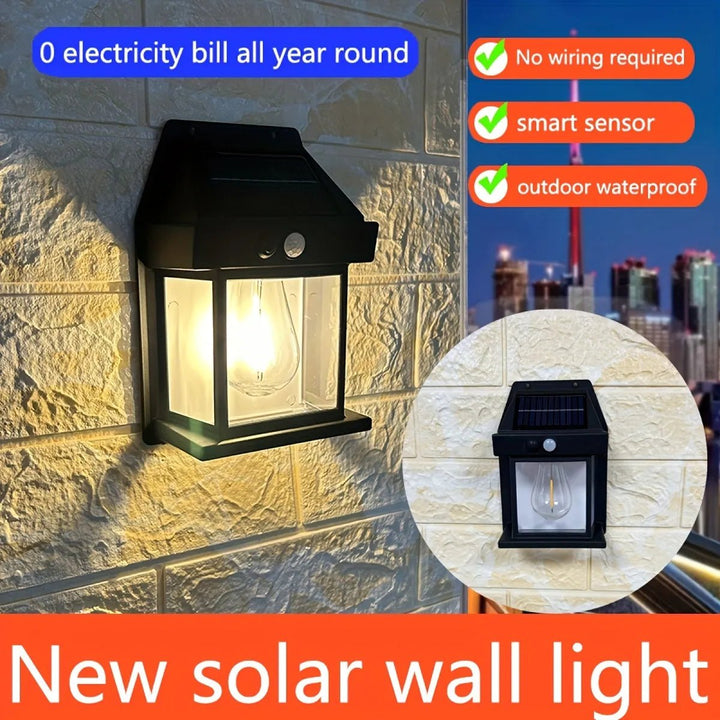 Alsidig udendørs solcellelampe med bevægelsessensor, sort eller hvid, stilfuldt design, IP65-beskyttelse.
