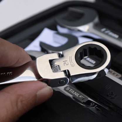 Monipuolinen putkiräikkäavain, taipuisa pää auttaa ahtaissa tiloissa, kestävä CR-V-teräs, säädettävä 180 asteen kulma.