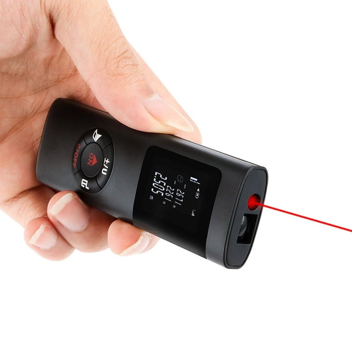 Multifunktionel laser afstandsmåler til mænd, USB genopladelig, kompakt og vandtæt, rektangulær enhed.