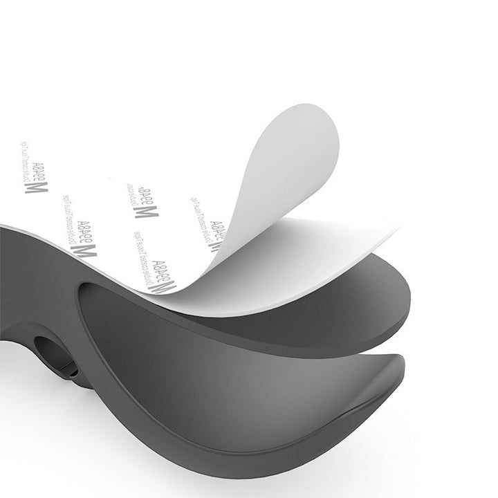 Multifunktionel kabelorganisator til køkkenet, vist med en blender.