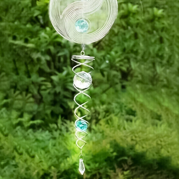 Dekorativ spiral i flere farver, 40 cm høj, til indendørs og udendørs brug, tilføjer elegance og energi til hjemmet og haven.