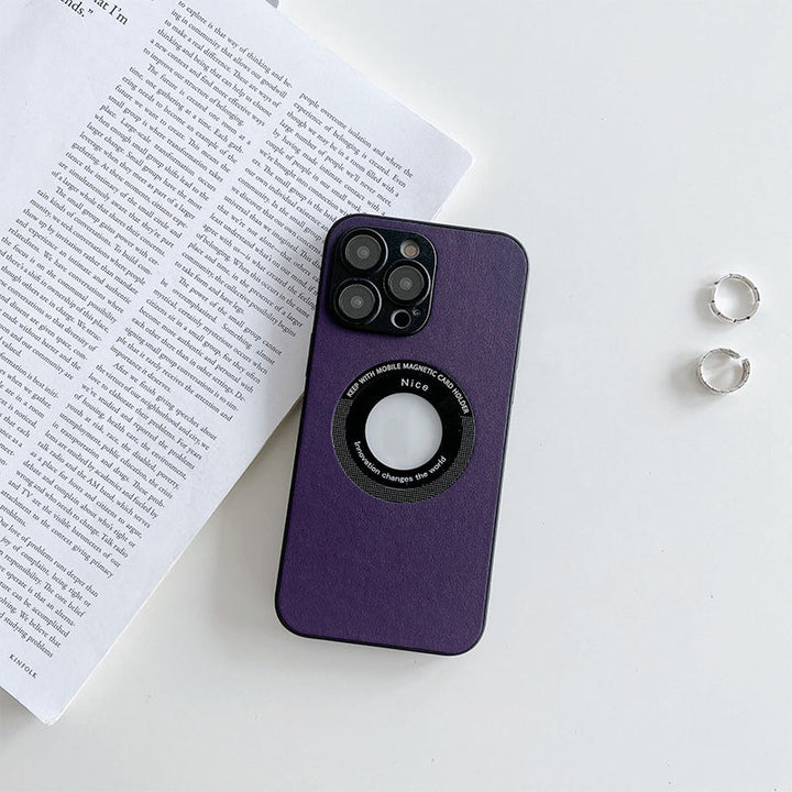 Multifarvet magnetisk opladercover til iPhone, der kombinerer stilfuldt silikone og læder med problemfri beskyttelse.