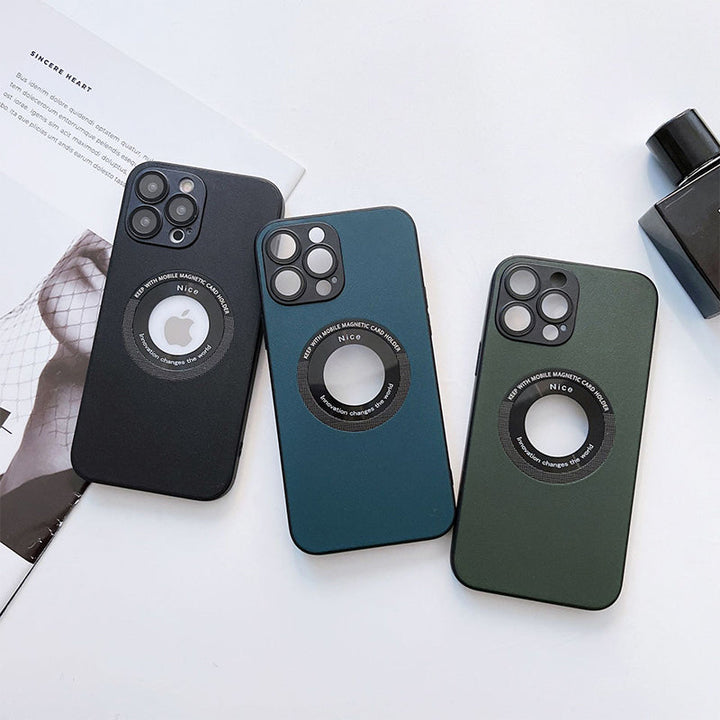 Multifarvet magnetisk opladercover til iPhone, der kombinerer stilfuldt silikone og læder med problemfri beskyttelse.