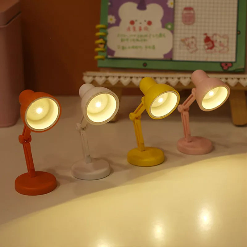 Multifarvet magnetisk mini bordlampe, kompakt, drejeligt led, multifunktionel, stilfuldt design, flere farver