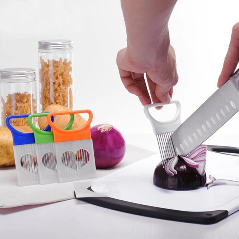 Multifarvet løgskærer, rustfrit stål, hvid, blå, grøn, orange, ergonomisk greb, køkkenredskab til hjemmet.