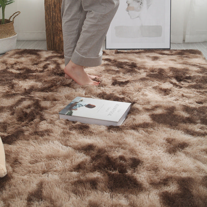 Multifarvet faux fur gulvmåtte, blød og luksuriøs, velegnet til stue, soveværelse og kontor.