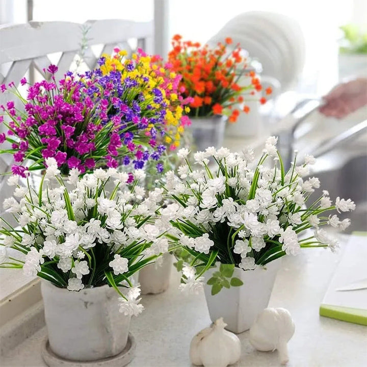 Flerfarvede kunstige prydblomster til haven, syv-grenet design, lyse farver tilføjer vitalitet og skønhed.