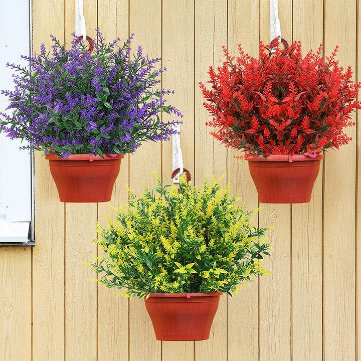 Stilfulde kunstige lavendelblomster i flere farver, herunder lilla, hvid og gul, til dekoration. Nemme at vedligeholde.