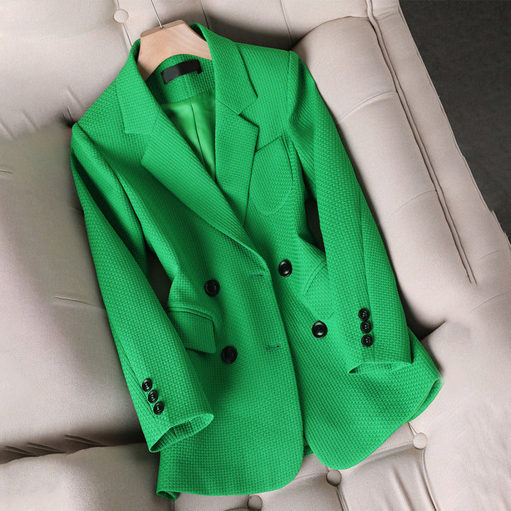 Formtilpasset dame blazer med dobbeltknapning, tekstureret overflade, klassisk stil. Perfekt til arbejde og fritid.