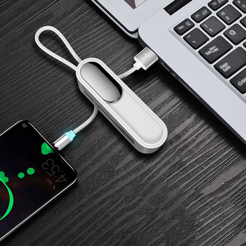 Musta 3-in-1 magneettinen latauskaapeli, kompaktin kokoinen, vaihdettavat liitännät iPhone, Android, Type-C laitteille.