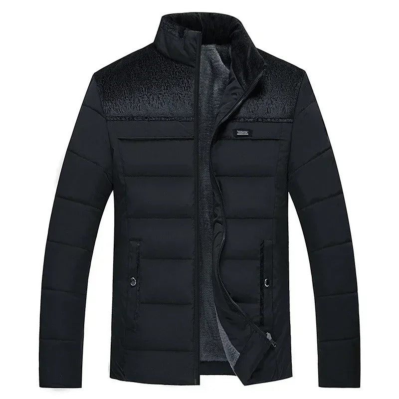 Mænds vinterpolstret parka jakke i sort og blå, lang model med mandarin-krave, velegnet til koldt vejr.