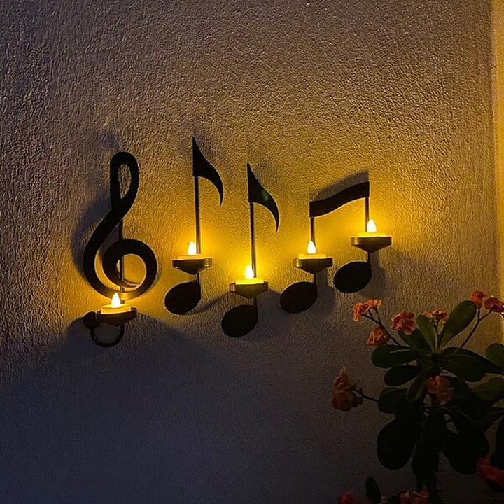 Sort node væg lampe, G-nøgle stil, elegant sort metal, moderne musiktema, passer til stue.