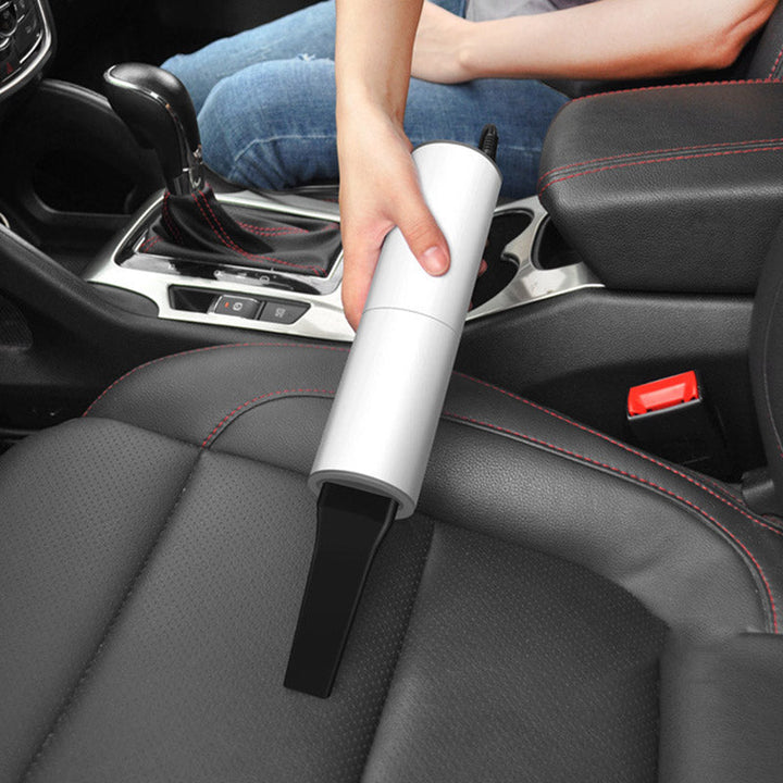 Bærbar støvsuger til bil i sort/sølv med ergonomisk design, kraftig 5000PA sugeevne, USB-C, ABS-materiale.