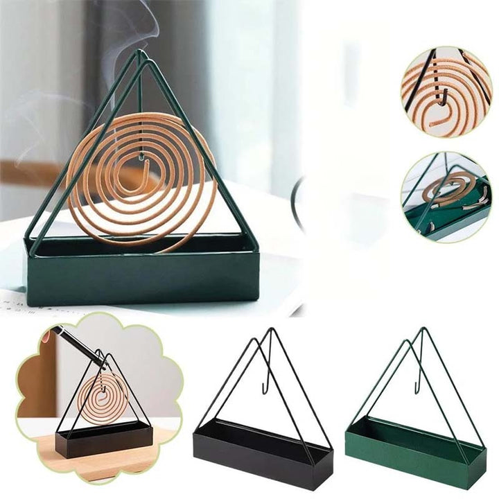 Sort/grøn jern trekantet myggespiralholder, moderne design, brandsikkert og velegnet til indendørs eller udendørs brug.