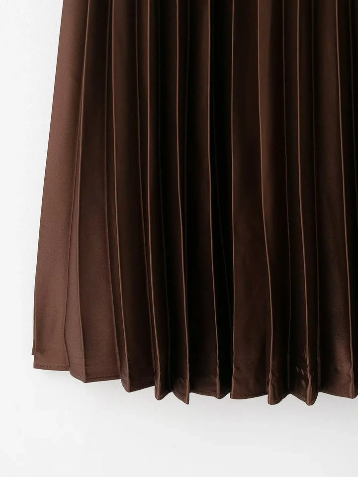 Dame A-linjet satin midi nederdel, skinnende overflade, elastisk talje, elegant look, nem at kombinere.